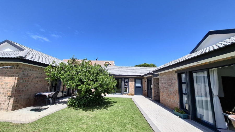 3 Bedroom Property for Sale in Dolphin Creek Golf Estate Western Cape